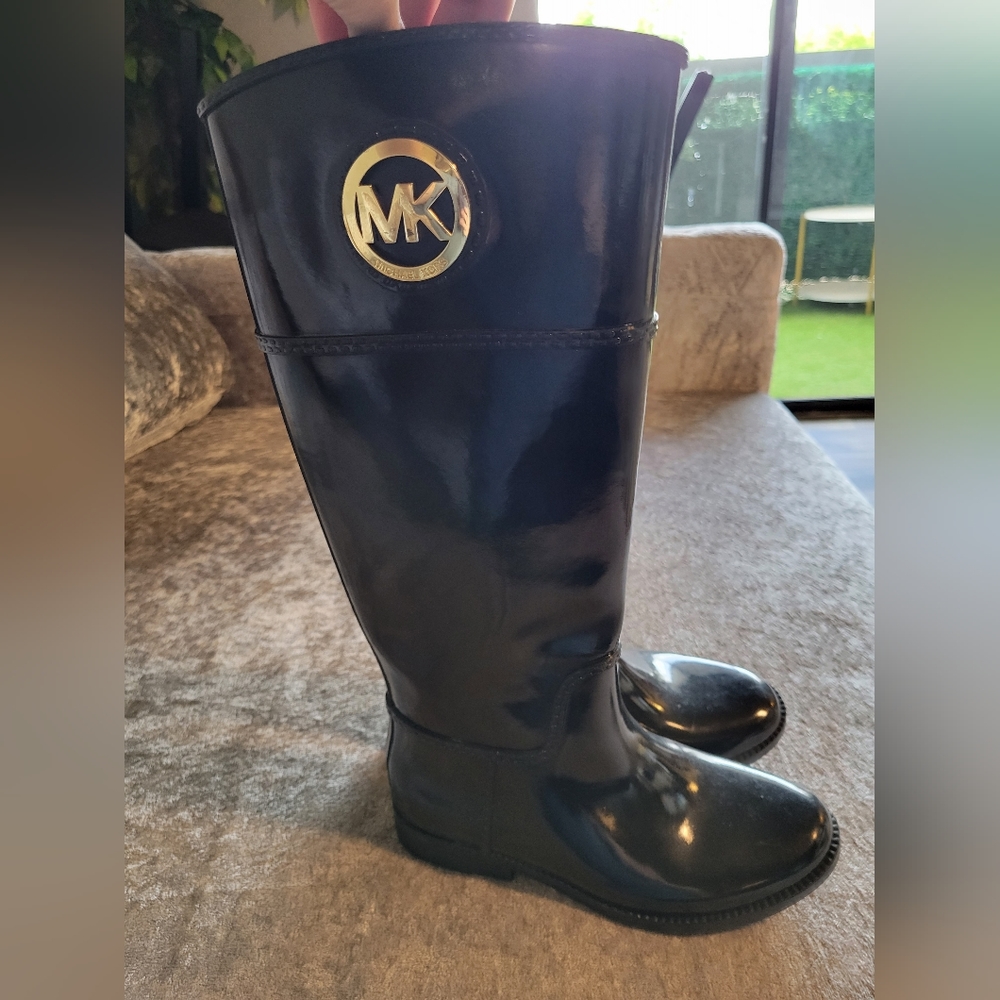 Michael Kors Black Glossy Pullup Rain Boots Sz 6